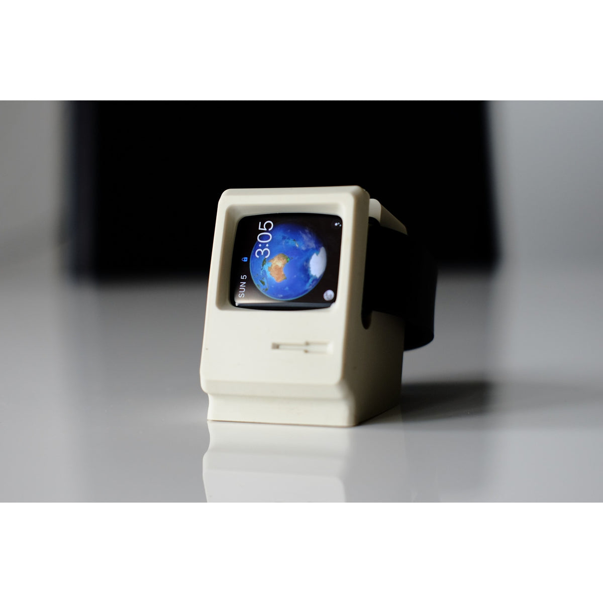 Macintosh Style Apple Watch Stand - OzStraps